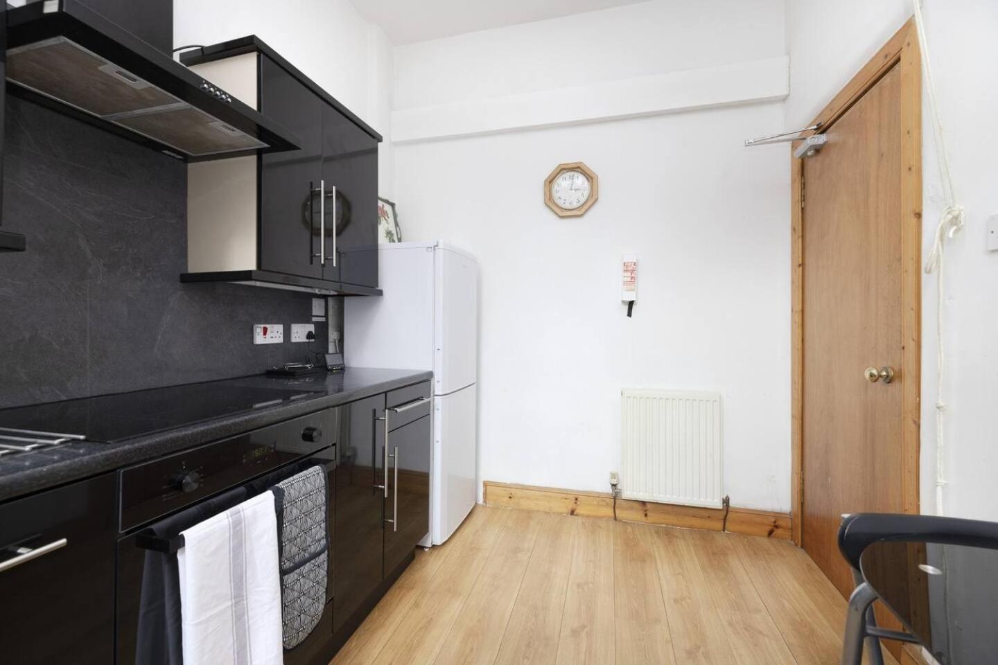 Joivy 3 Bed Flat In Old Town, Close To Grassmarket EDI Eksteriør billede